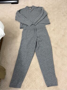 H&M Gray Knit Drawstring Jogger Pant and Sweater set